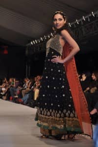 PakistaniFashion2010LatestBlack-RustAnarkaliPishwas